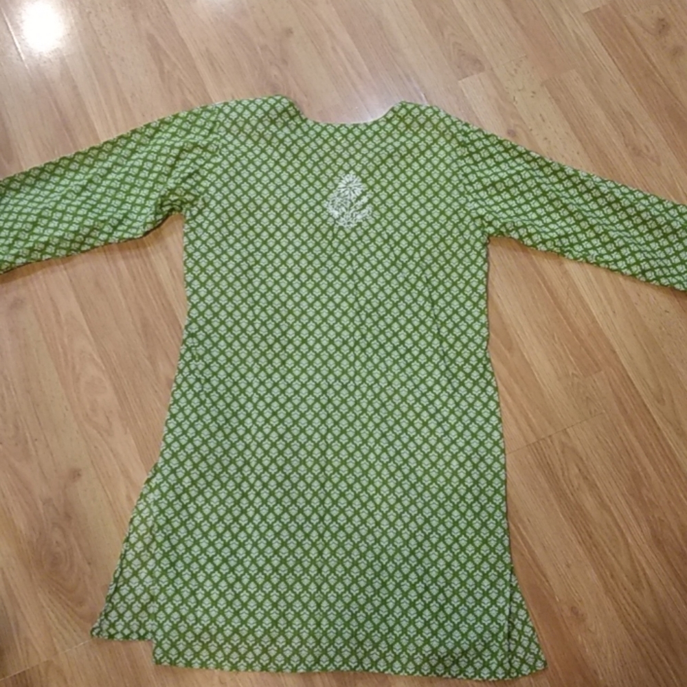 Beach Cover-up - Picture 3 of 3